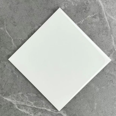 Piastrelle di ceramica per bagno e soggiorno 150 x 150 mm Piastrelle di parete bianche pure della metropolitana