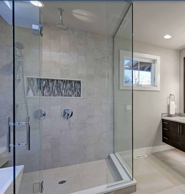 Bagno con vetro di spessore 8 mm Sala doccia e design tutto in uno