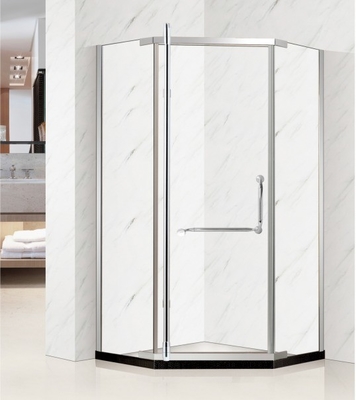 Aggiungi un tocco di design moderno al tuo bagno con la porta scorrevole della doccia e il recinto