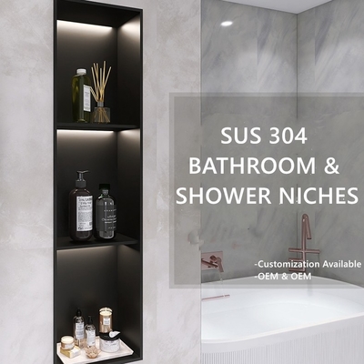 Bagno nero a superficie solida, shampoo e sapone inserito, vassoio con scaffale