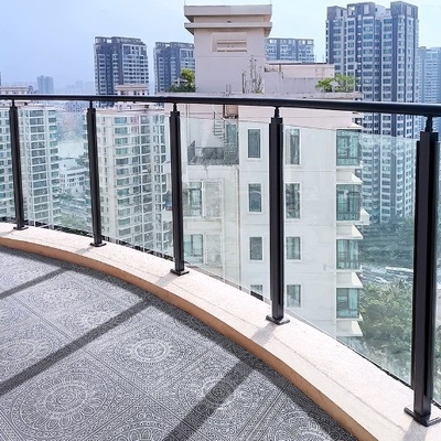 Matt Finish Stainless Steel Glass Deck Railing Mastet Pillar per sistemi di balcone
