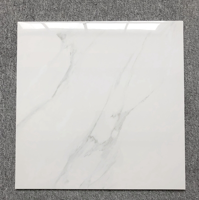 Assorbimento dell'acqua 0,5% 60x60 cm Porcellana dorata Calacatta Piastrelle di parete bianche vetrate