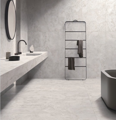 Moderno stile Porcellana Piastrelle Grigio chiaro e bianco Travertino Look Outdoor Piastrella da parete