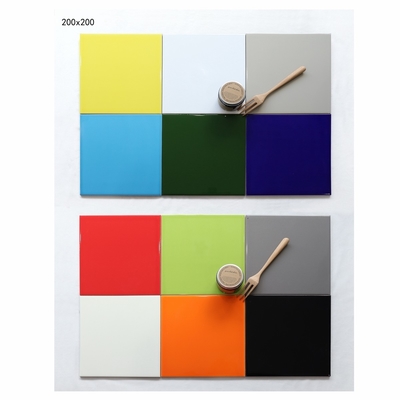 Assorbimento dell'acqua 0,5% GradeAAA Metro Tessitura lucida Piastrella di vetro mosaico per backsplash
